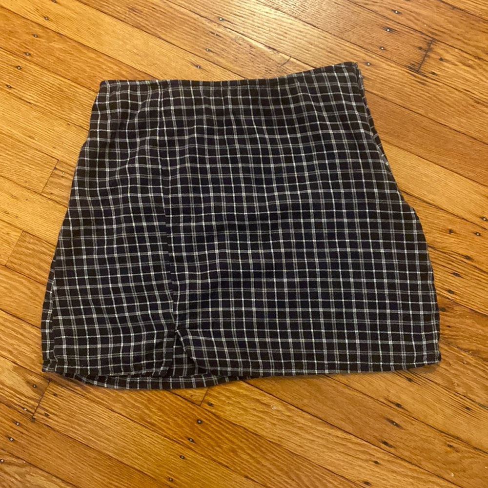 American Eagle black and white plaid mini skirt